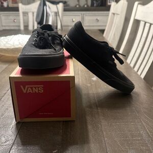 Vans women’s Classic Black Sneakers